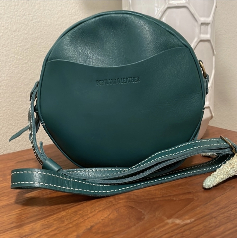 Portland Leather Large Peacock Round Crossbody Bag
